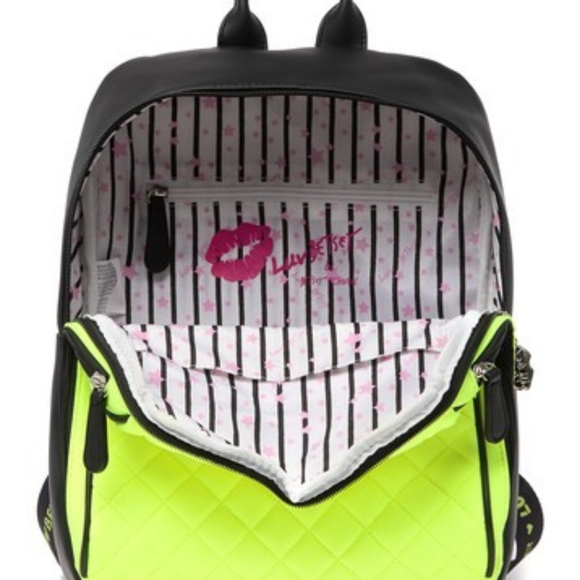 NWT Luv by Betsey Johnson Quilted Billie Backpack - Picture 5 of 5